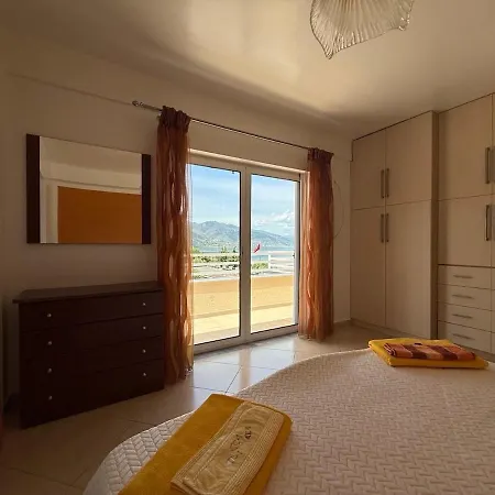 View House In With Stunning Views Appartamento